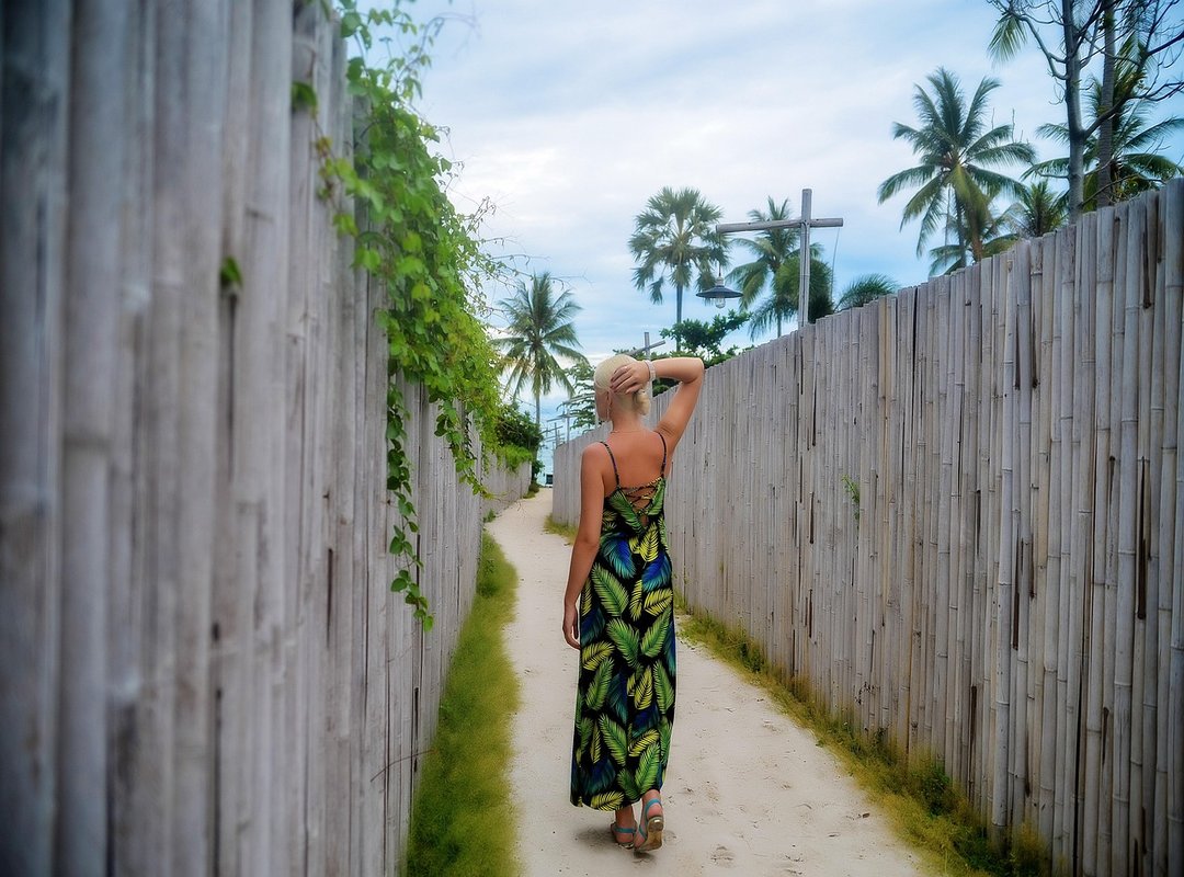 How to Create Your Own Custom Kiss GIF in Under a Minute